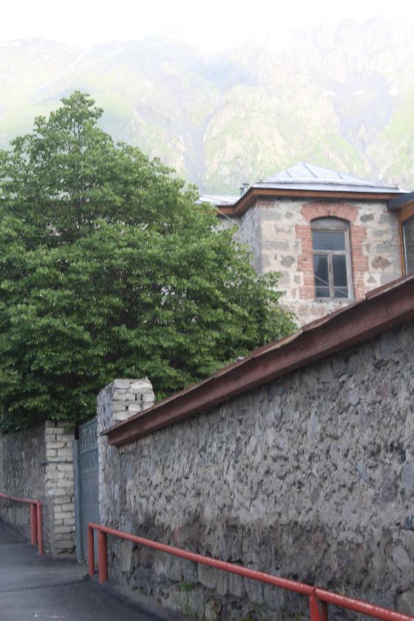Rustaveli st11 Hotel Kazbegi Eksteriør billede